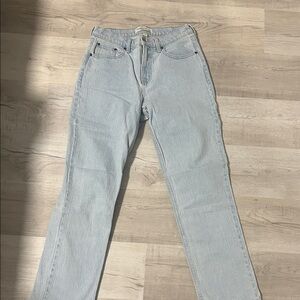 Abercrombie & Fitch Curve Love Mid Rise Straight Jean